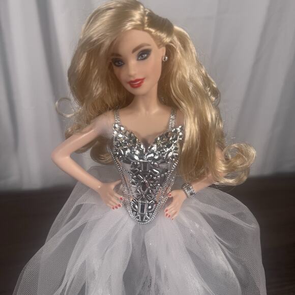 Barbie Collector Doll with metallic bodice & white tulle skirt. glam fashion - Picture 2 of 5